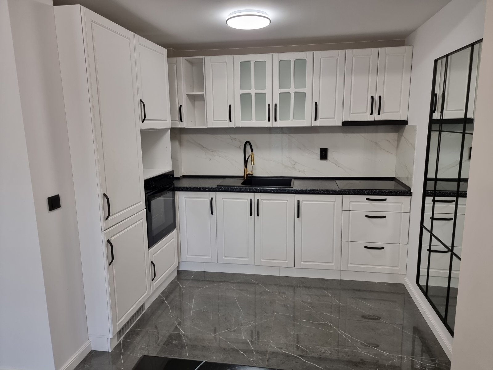 apartment in Bansko 145 m2 – 3 rooms, 2 bathrooms, terrace, wardrobe, pantry